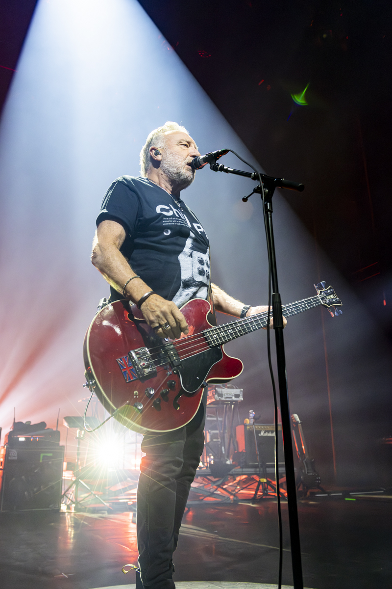 Peter Hook & The Light @ Ancienne Belgique, picture 18, photographed by Bart Janssens - FrontView Magazine