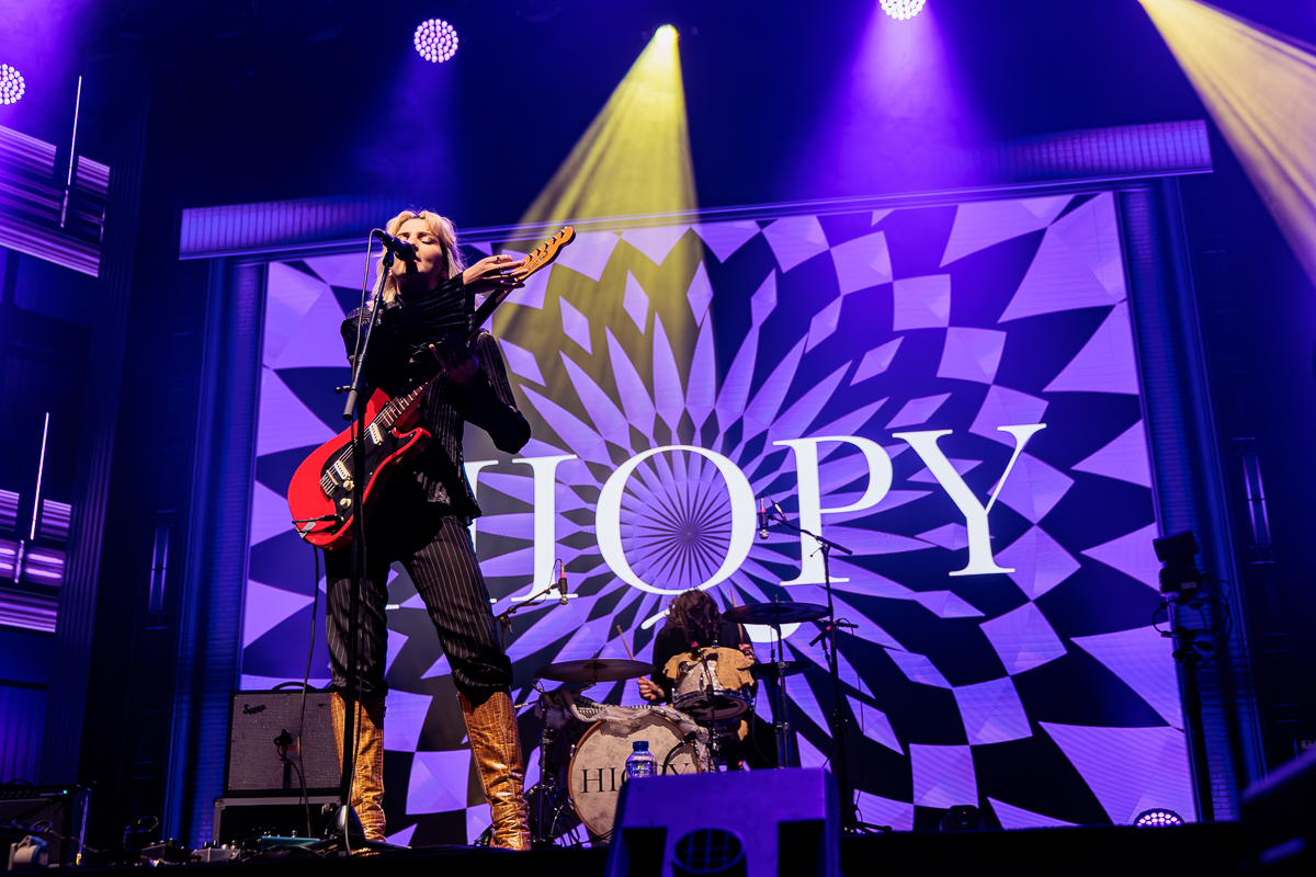 Hiqpy @ Paaspop 2026, picture 2, photographed by Peter Smet - FrontView Magazine