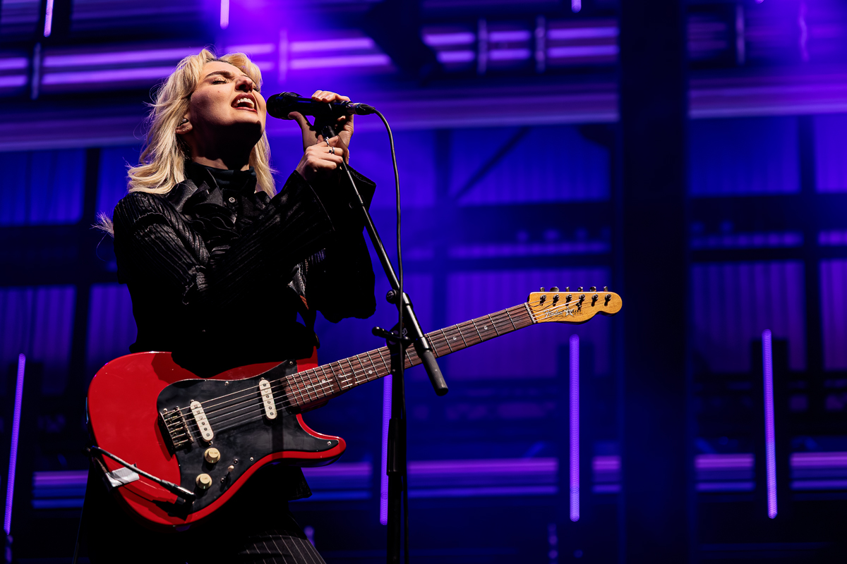 Hiqpy @ Paaspop 2026, picture 3, photographed by Peter Smet - FrontView Magazine