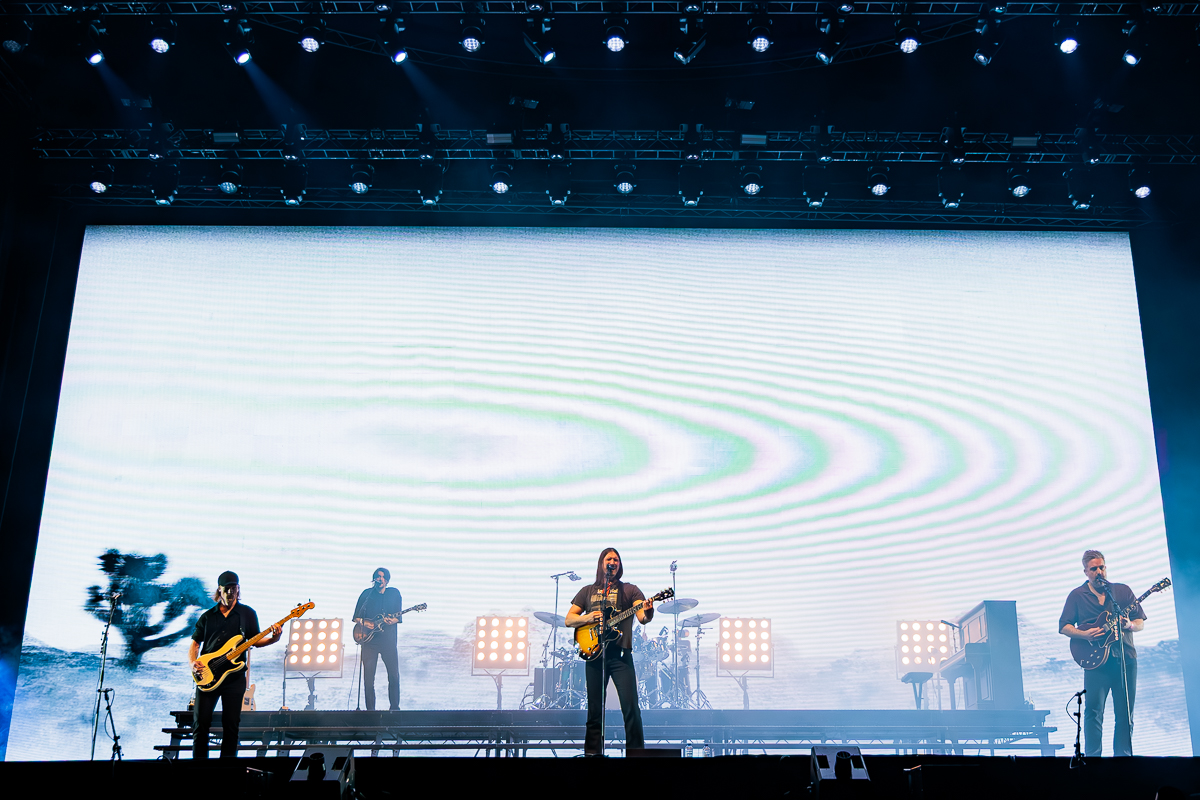 Kensington @ Paaspop 2026, picture 4, photographed by Peter Smet - FrontView Magazine
