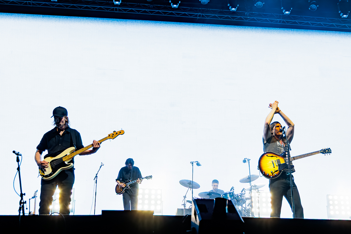 Kensington @ Paaspop 2026, picture 6, photographed by Peter Smet - FrontView Magazine