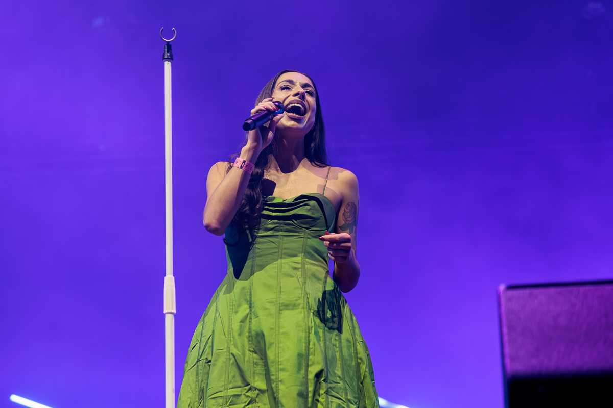 Nona @ Paaspop 2026, picture 2, photographed by Peter Smet - FrontView Magazine