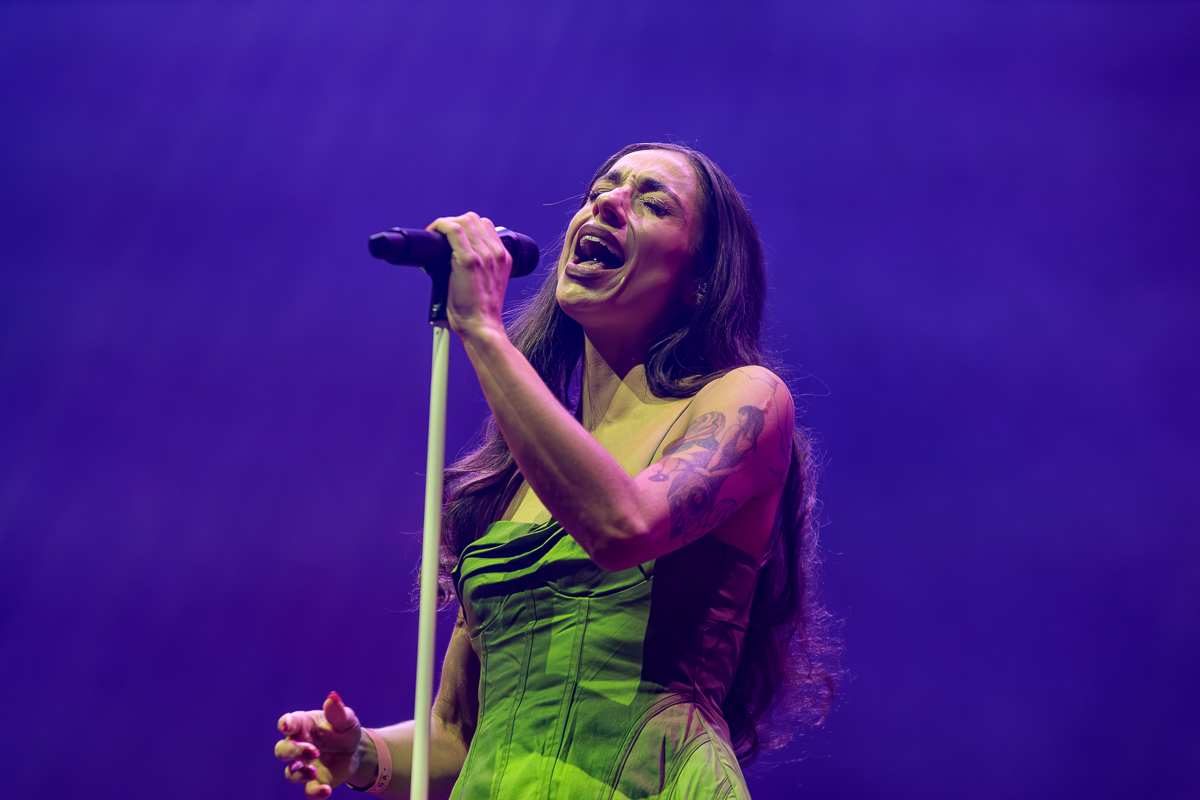 Nona @ Paaspop 2026, picture 10, photographed by Peter Smet - FrontView Magazine