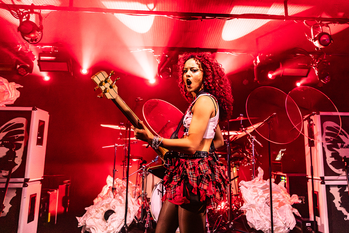 Nova Twins @ Trix, picture 3, photographed by Marc Verdonck - FrontView Magazine