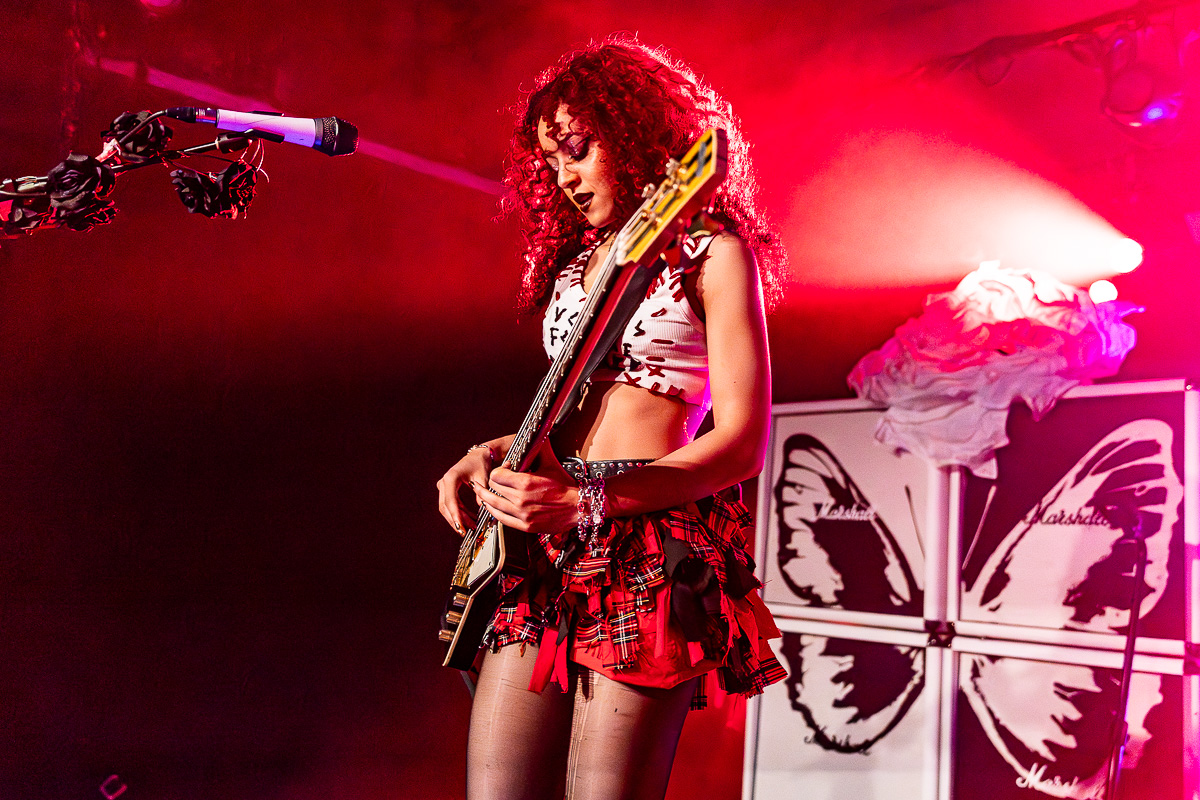 Nova Twins @ Trix, picture 11, photographed by Marc Verdonck - FrontView Magazine