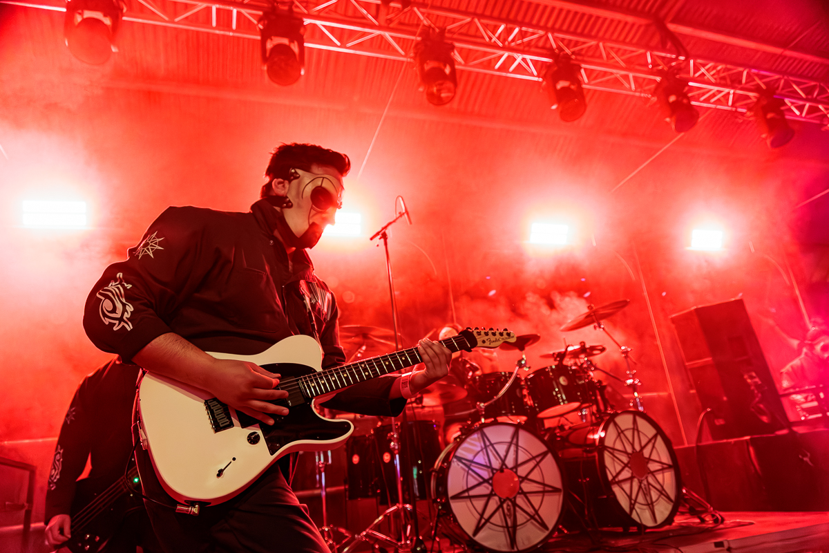 Subliminal Verses @ Paaspop 2026, picture 3, photographed by Peter Smet - FrontView Magazine