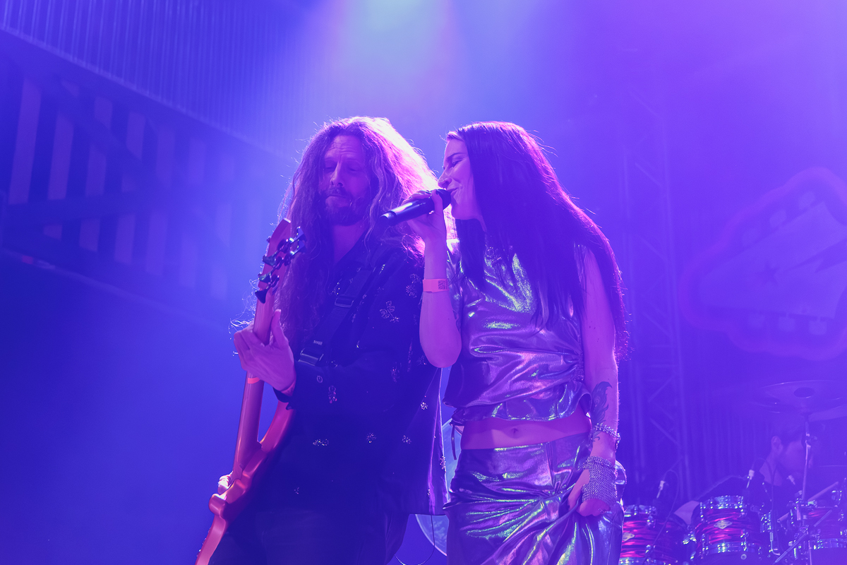 Charlotte Wessels @ Paaspop 2026, foto 10, foto's door Peter Smet - FrontView Magazine