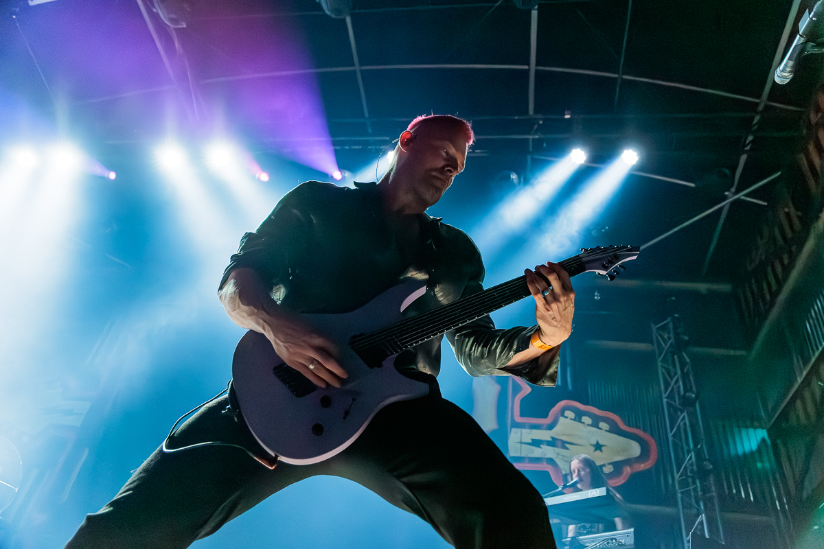 Charlotte Wessels @ Paaspop 2026, foto 11, foto's door Peter Smet - FrontView Magazine