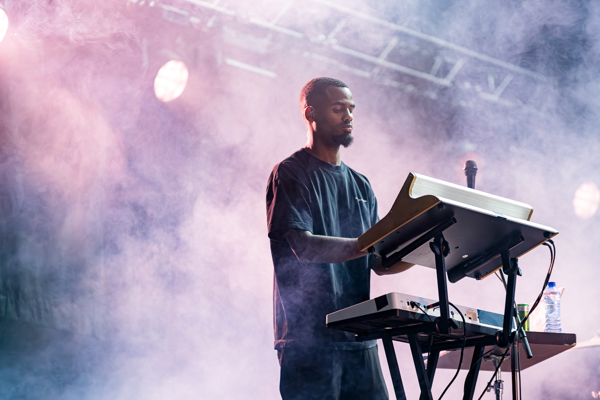 Jonna Fraser @ Paaspop 2026, picture 13, photographed by Peter Smet - FrontView Magazine