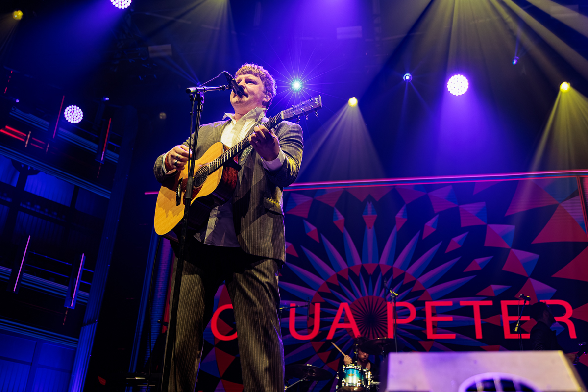 Josua Peter @ Paaspop 2026, picture 4, photographed by Peter Smet - FrontView Magazine