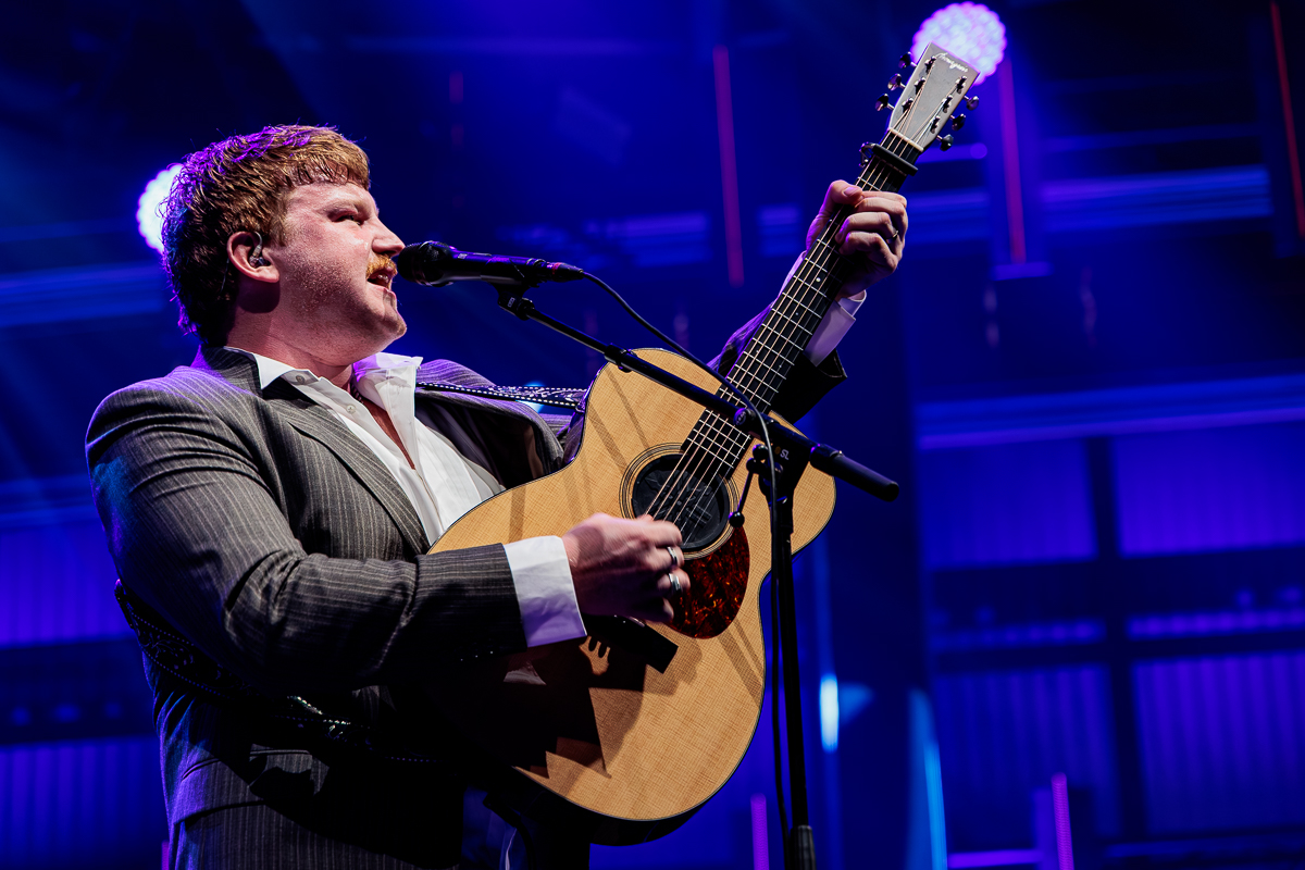 Josua Peter @ Paaspop 2026, picture 7, photographed by Peter Smet - FrontView Magazine