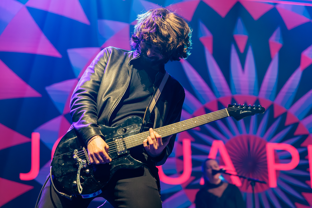 Josua Peter @ Paaspop 2026, picture 8, photographed by Peter Smet - FrontView Magazine