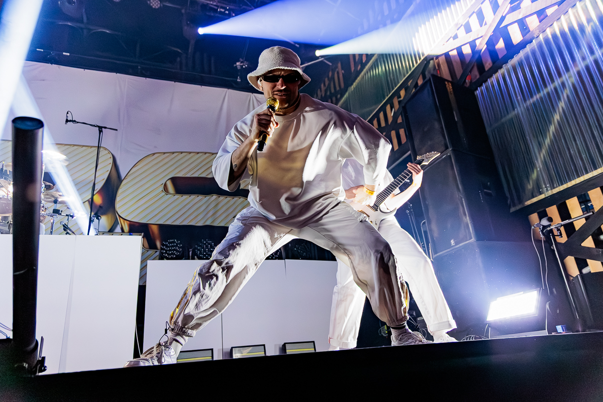 The Butcher Sisters @ Paaspop 2026, picture 3, photographed by Peter Smet - FrontView Magazine