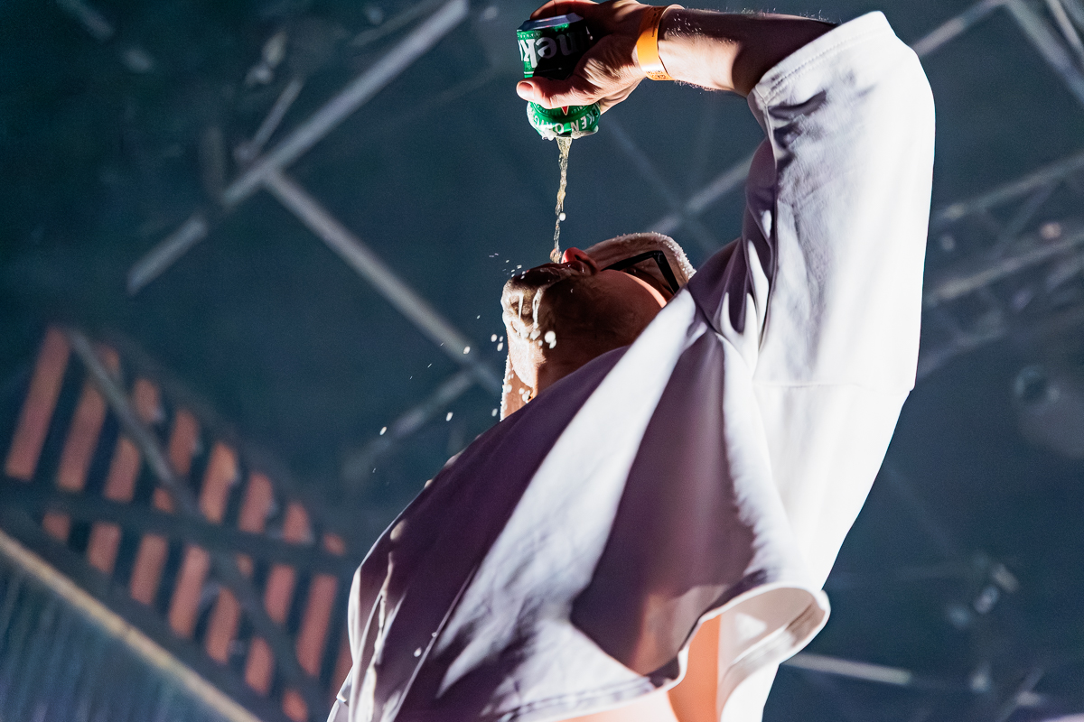 The Butcher Sisters @ Paaspop 2026, picture 5, photographed by Peter Smet - FrontView Magazine