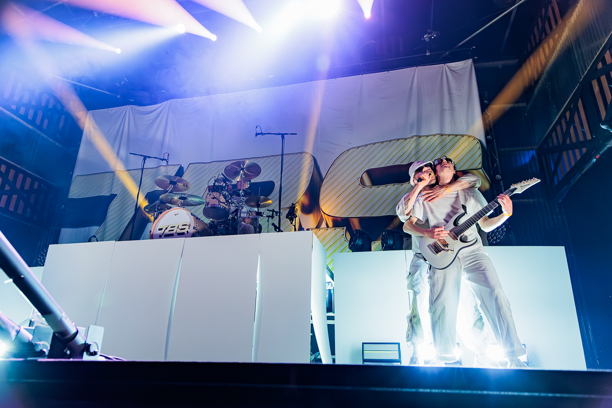 The Butcher Sisters @ Paaspop 2026, picture 14, photographed by Peter Smet - FrontView Magazine