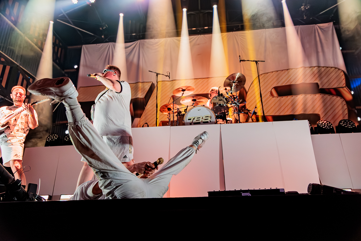 The Butcher Sisters @ Paaspop 2026, picture 16, photographed by Peter Smet - FrontView Magazine