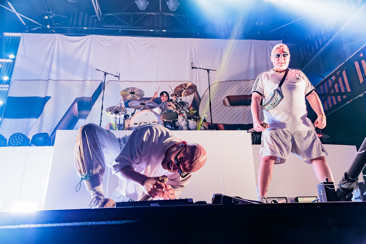 The Butcher Sisters @ Paaspop 2026, picture 17, photographed by Peter Smet - FrontView Magazine