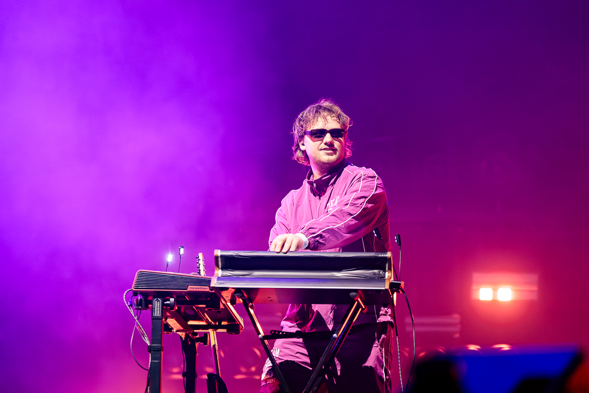 Antoon @ Paaspop 2026, picture 4, photographed by Peter Smet - FrontView Magazine