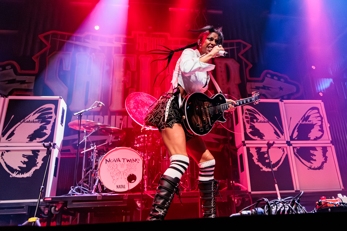 Nova Twins @ Paaspop 2026, picture 6, photographed by Peter Smet - FrontView Magazine
