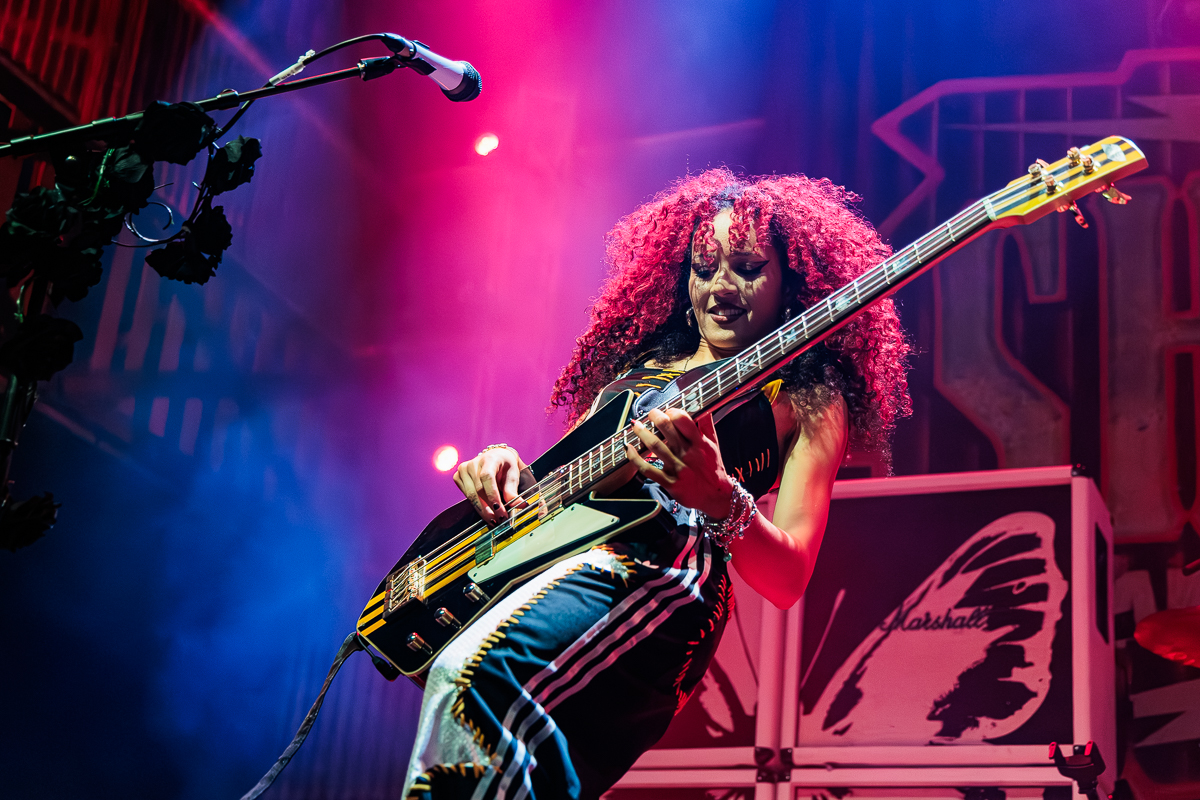 Nova Twins @ Paaspop 2026, picture 7, photographed by Peter Smet - FrontView Magazine