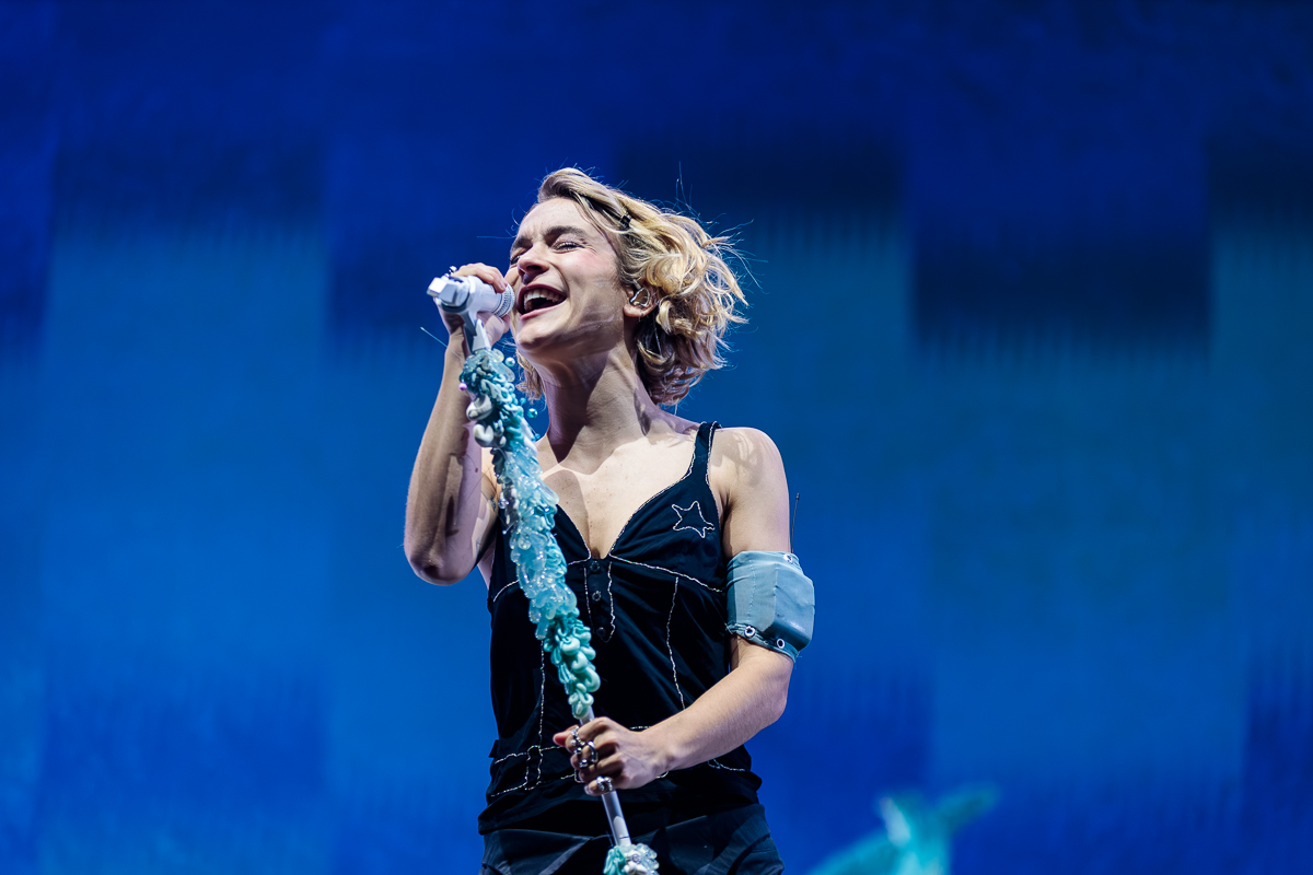 Pommelien Thijs @ Paaspop 2026, picture 3, photographed by Peter Smet - FrontView Magazine