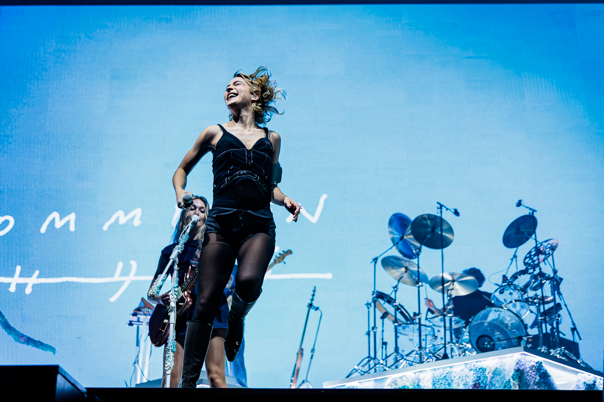 Pommelien Thijs @ Paaspop 2026, picture 13, photographed by Peter Smet - FrontView Magazine