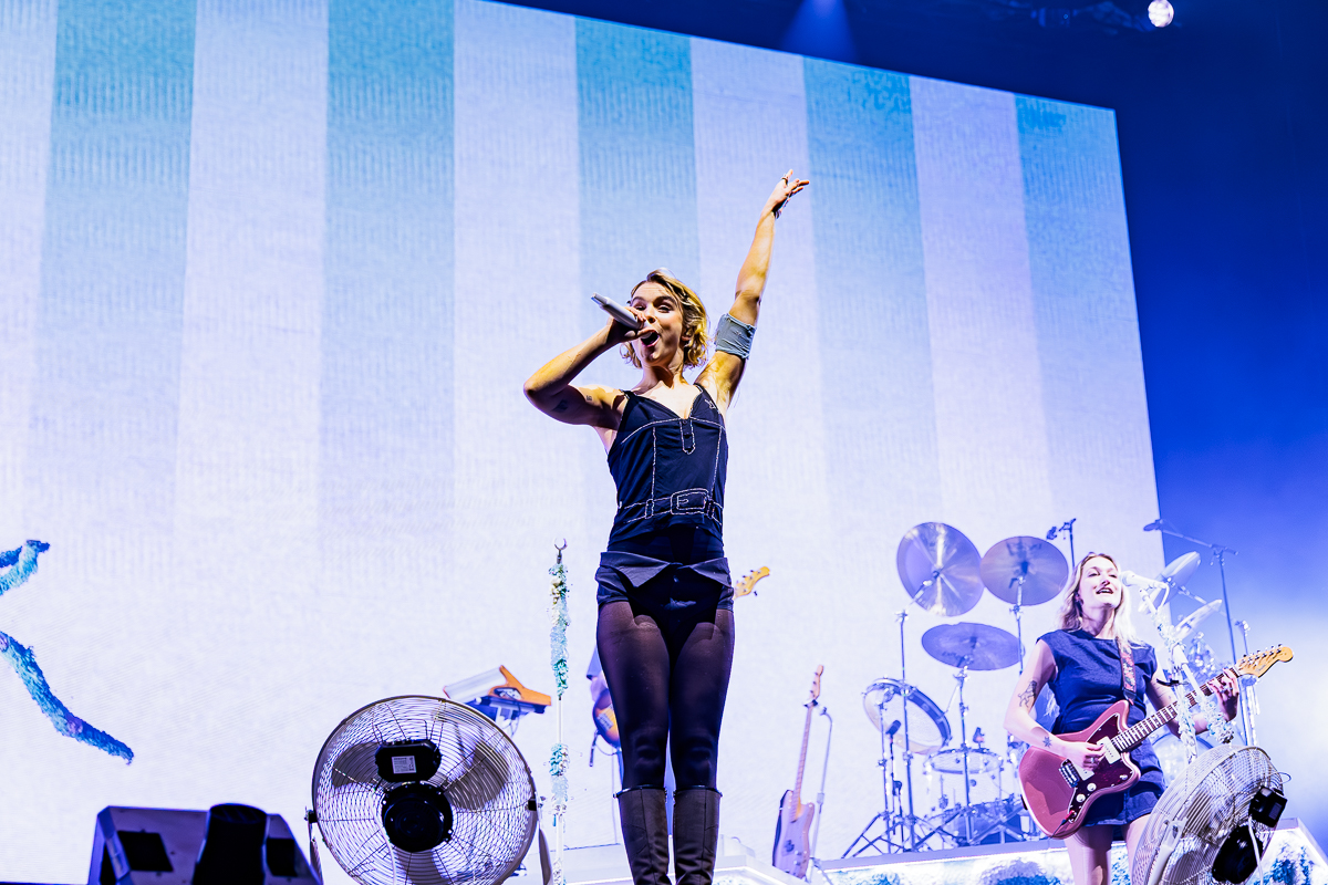 Pommelien Thijs @ Paaspop 2026, picture 17, photographed by Peter Smet - FrontView Magazine