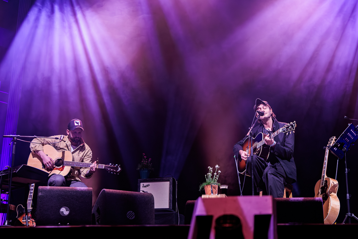 Tom Smith @ Paaspop 2026, foto 1, foto's door Peter Smet - FrontView Magazine