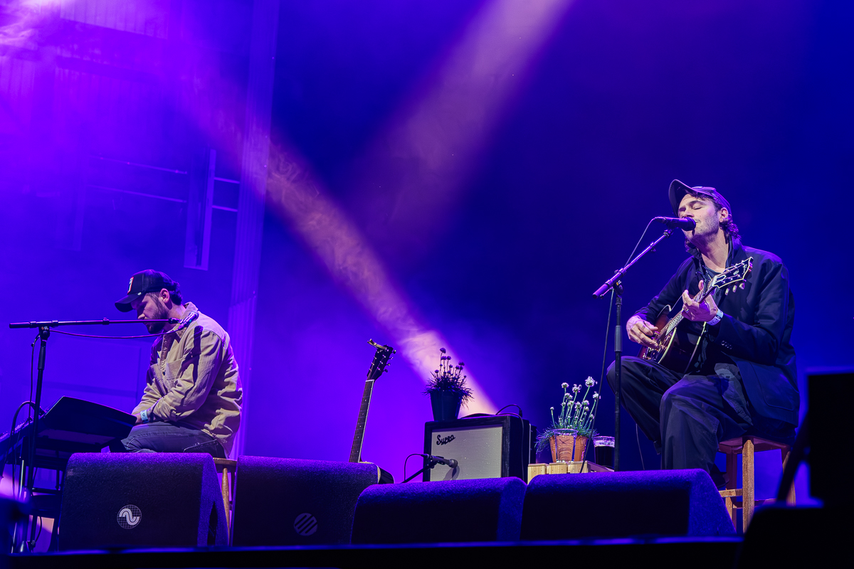 Tom Smith @ Paaspop 2026, foto 9, foto's door Peter Smet - FrontView Magazine