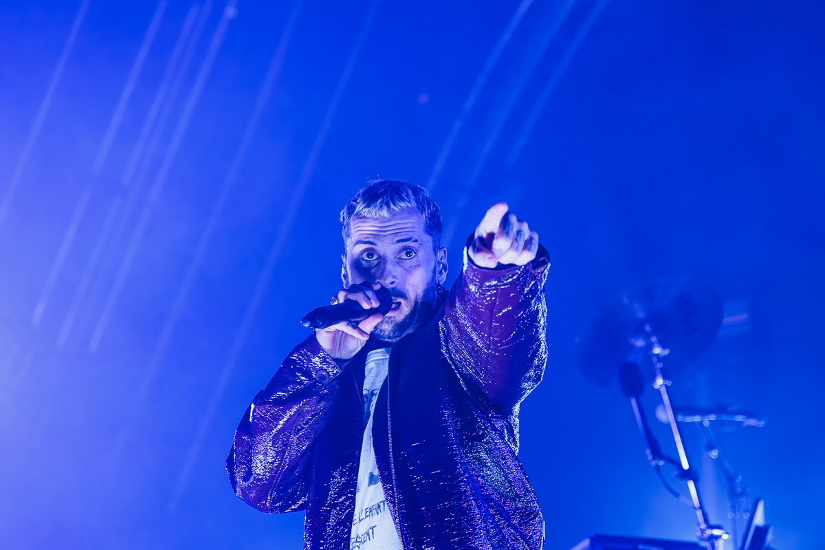 Zwangere Guy @ Paaspop 2026, picture 13, photographed by Peter Smet - FrontView Magazine