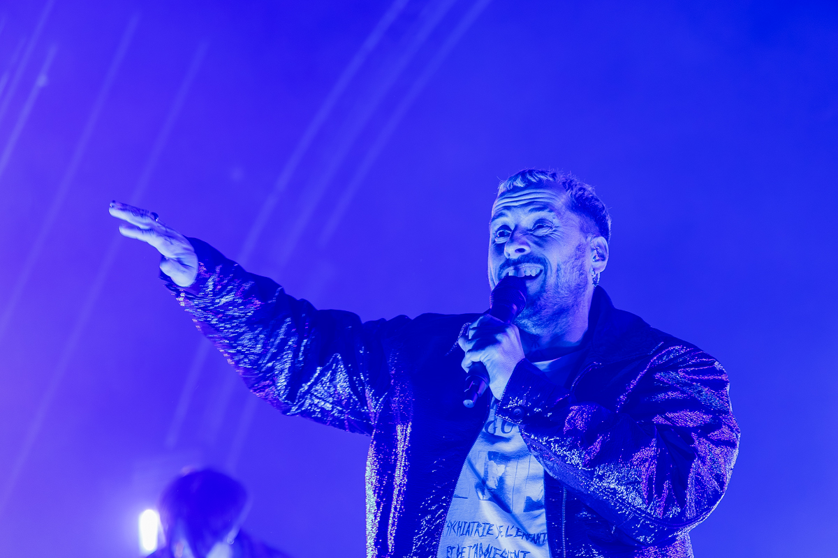 Zwangere Guy @ Paaspop 2026, picture 14, photographed by Peter Smet - FrontView Magazine