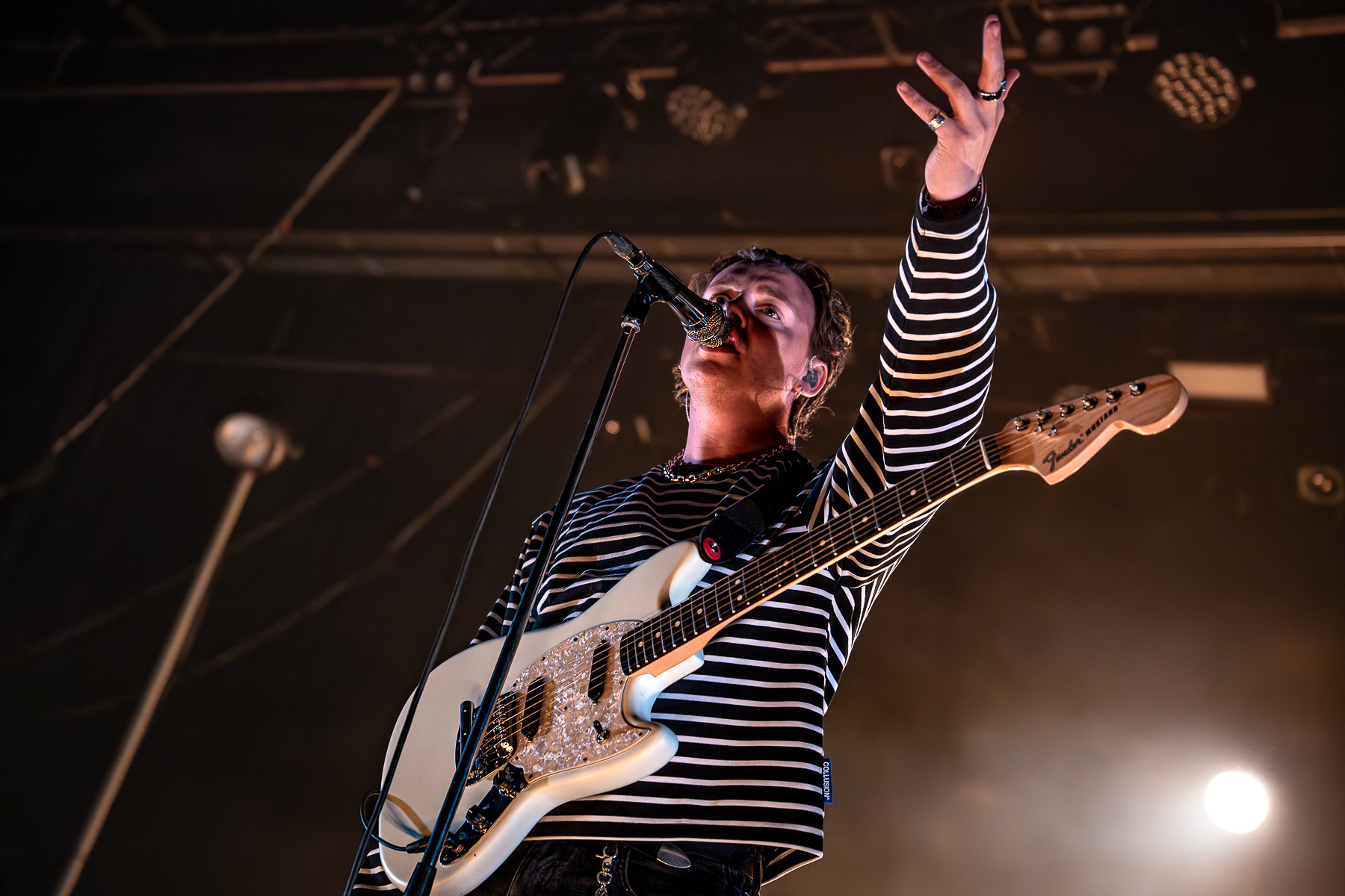Only The Poets @ Trix, picture 1, photographed by Anoek Houben - FrontView Magazine