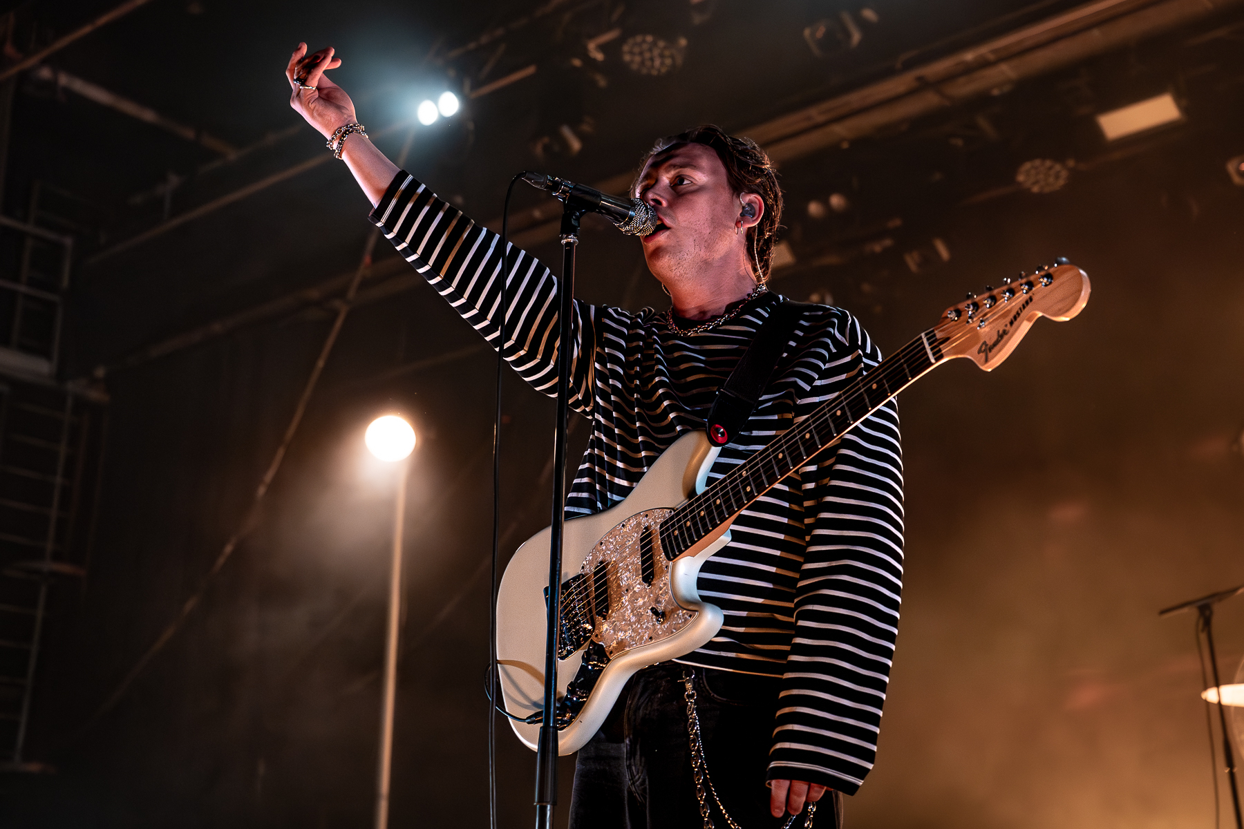 Only The Poets @ Trix, picture 16, photographed by Anoek Houben - FrontView Magazine