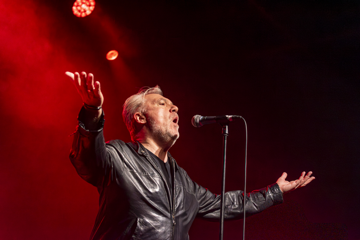 The Undertones @ Trix, picture 2, photographed by Bart Janssens - FrontView Magazine