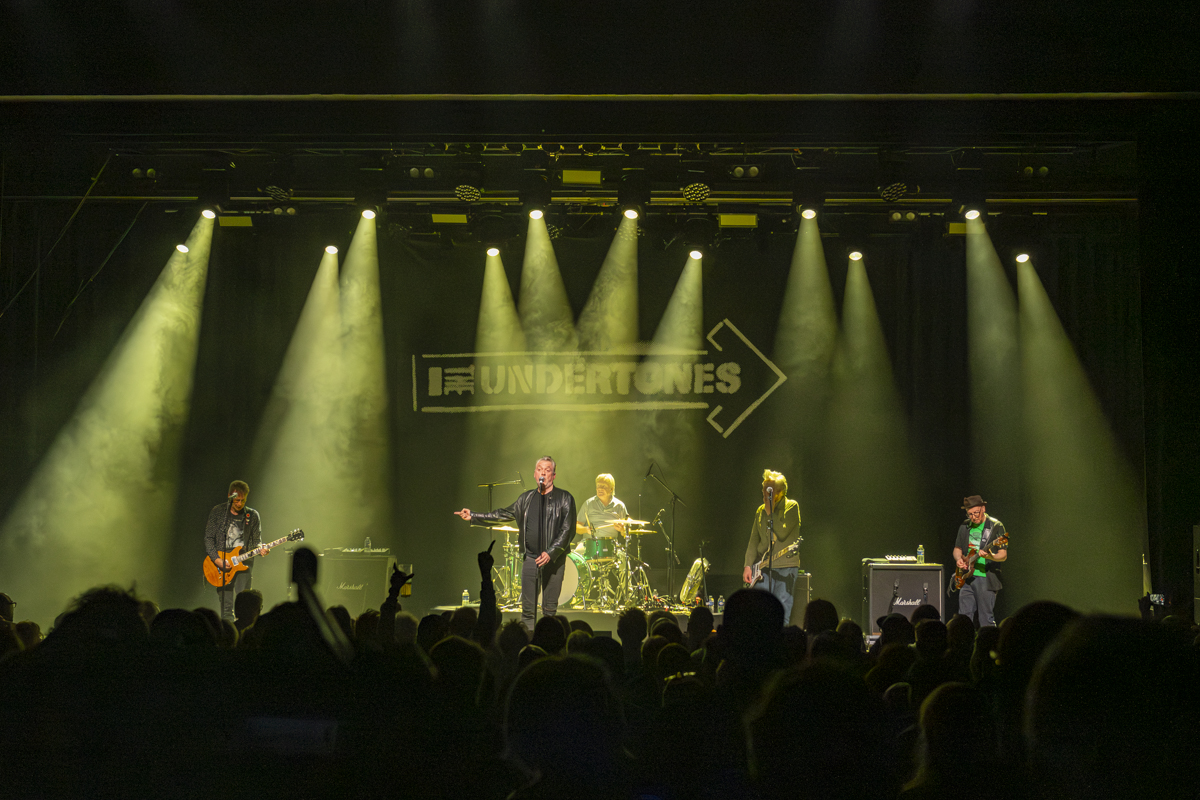 The Undertones @ Trix, picture 11, photographed by Bart Janssens - FrontView Magazine