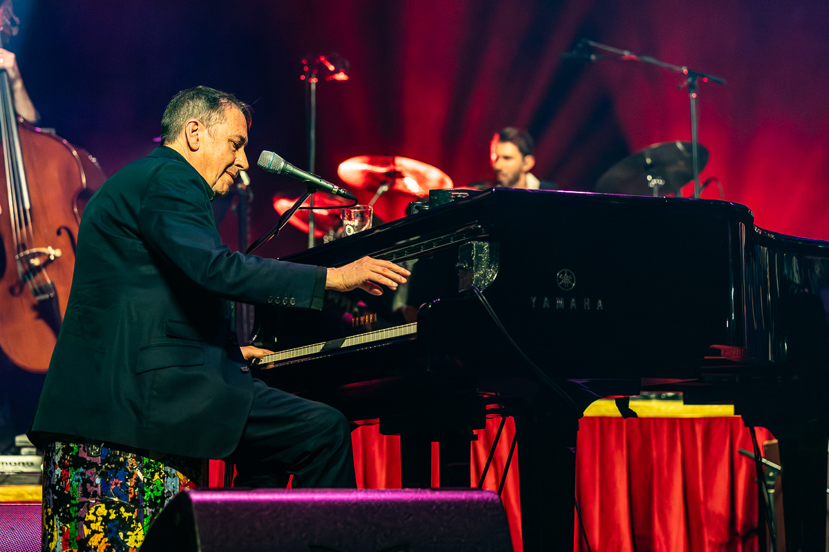 Jools Holland and His Rhythm & Blues Orchestra @ De Roma, picture 1, photographed by Marc Verdonck - FrontView Magazine