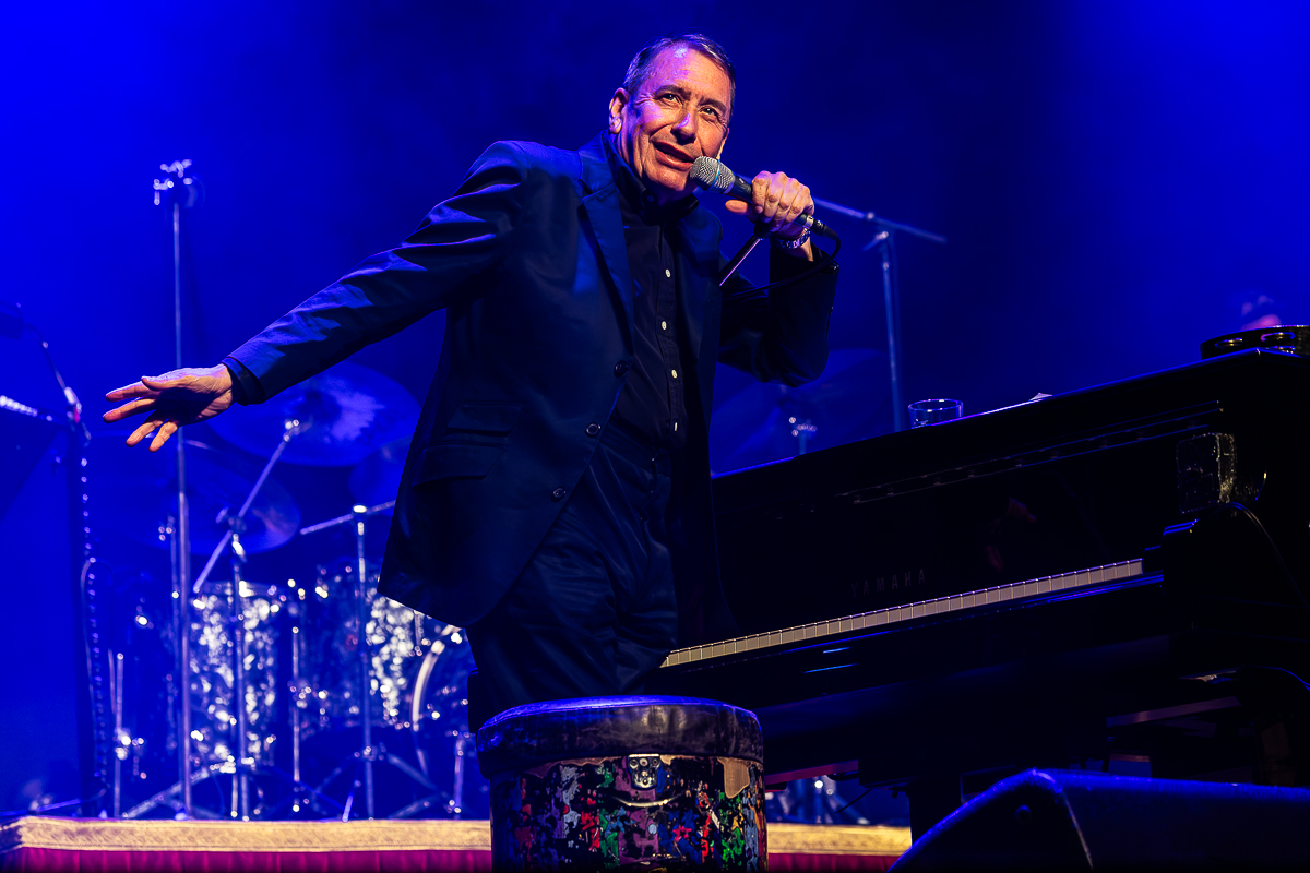 Jools Holland and His Rhythm & Blues Orchestra @ De Roma, picture 3, photographed by Marc Verdonck - FrontView Magazine