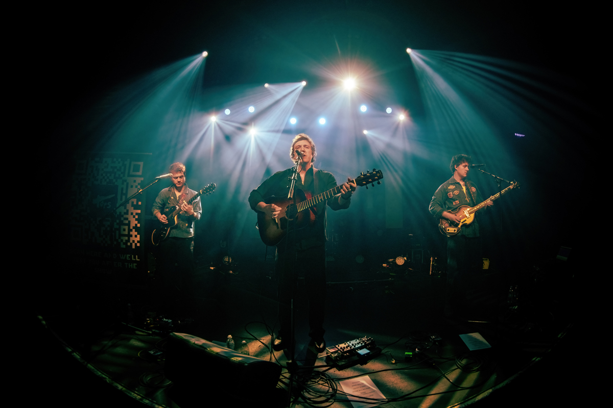 Tors @ La Madeleine, picture 4, photographed by Livia Vaduva - FrontView Magazine