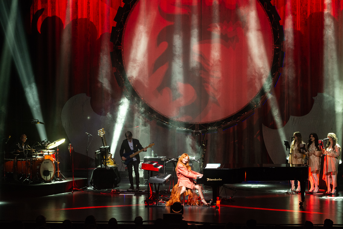 Tori Amos - In Times of Dragons @ Koninklijk Circus, foto 13, foto's door Raf Van Daele - FrontView Magazine