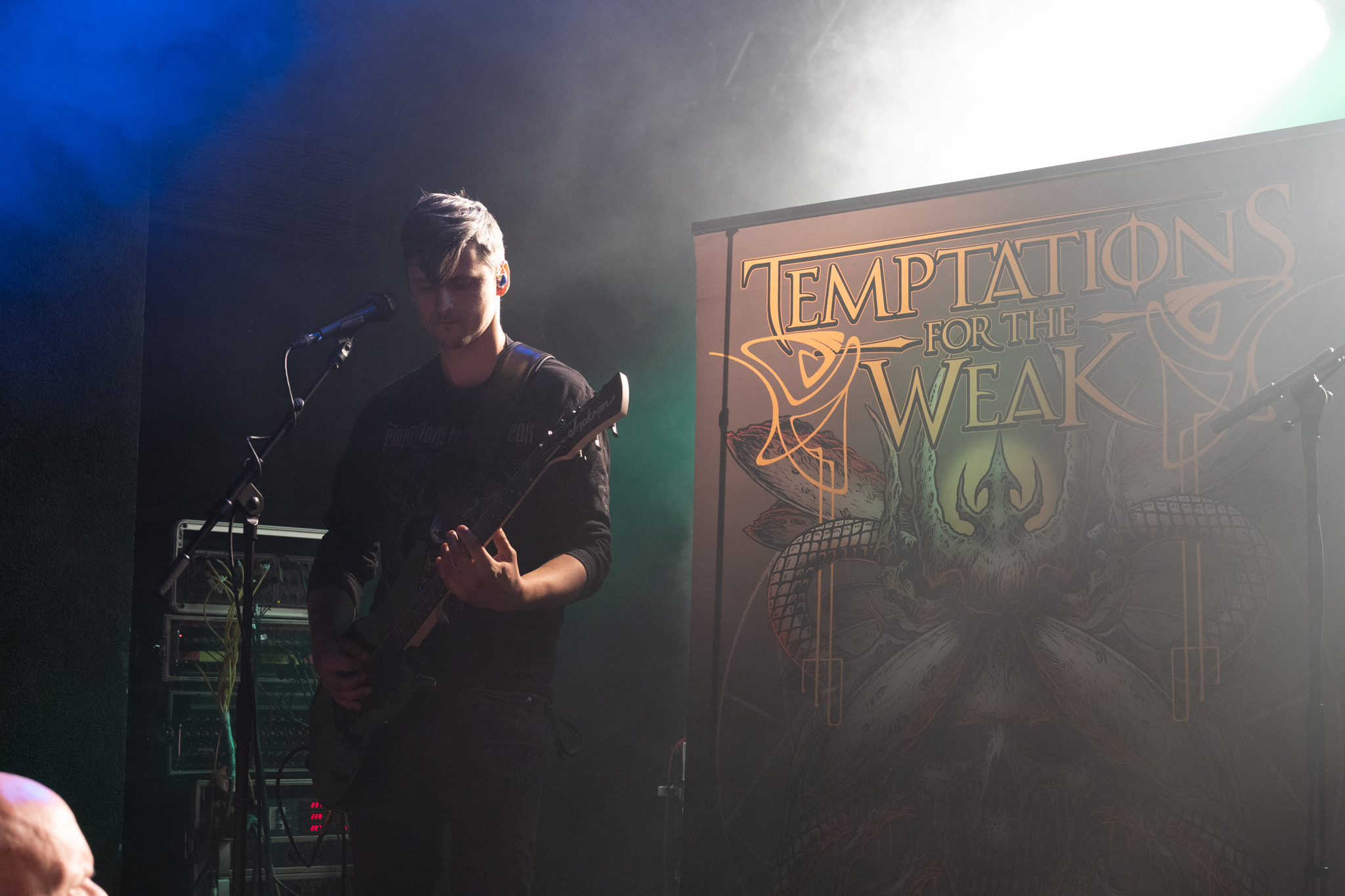 Temptations for the weak @ kavka zappa, picture 21, photographed by Peter Casie - FrontView Magazine