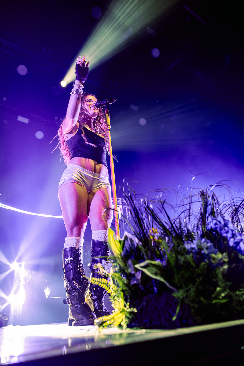 Natalie Jane @ 013, picture 2, photographed by Dorien Goetschalckx - FrontView Magazine