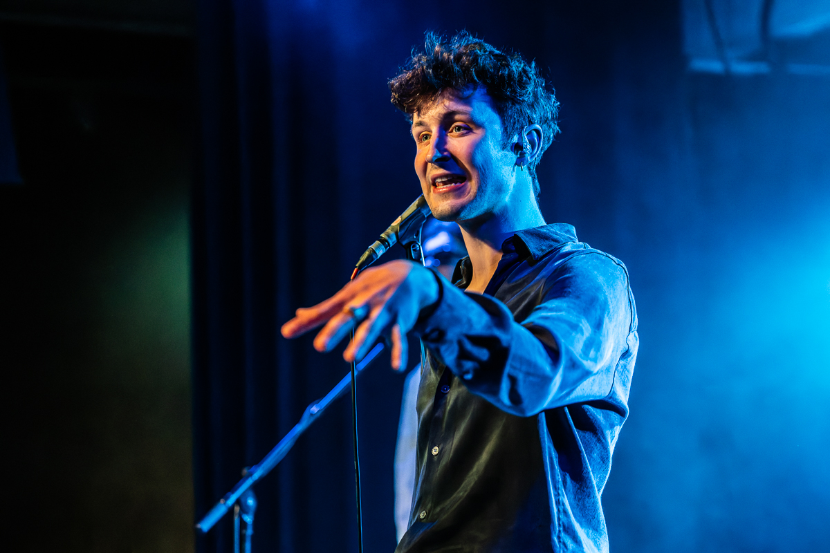 Oproer @ Trix, picture 4, photographed by David Johnson - FrontView Magazine