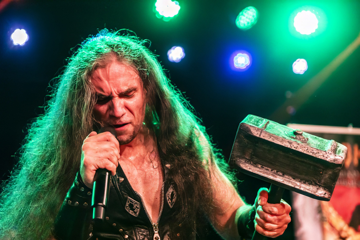 Manomore @ Hell on Air, picture 4, photographed by Edwin Houdevelt - FrontView Magazine