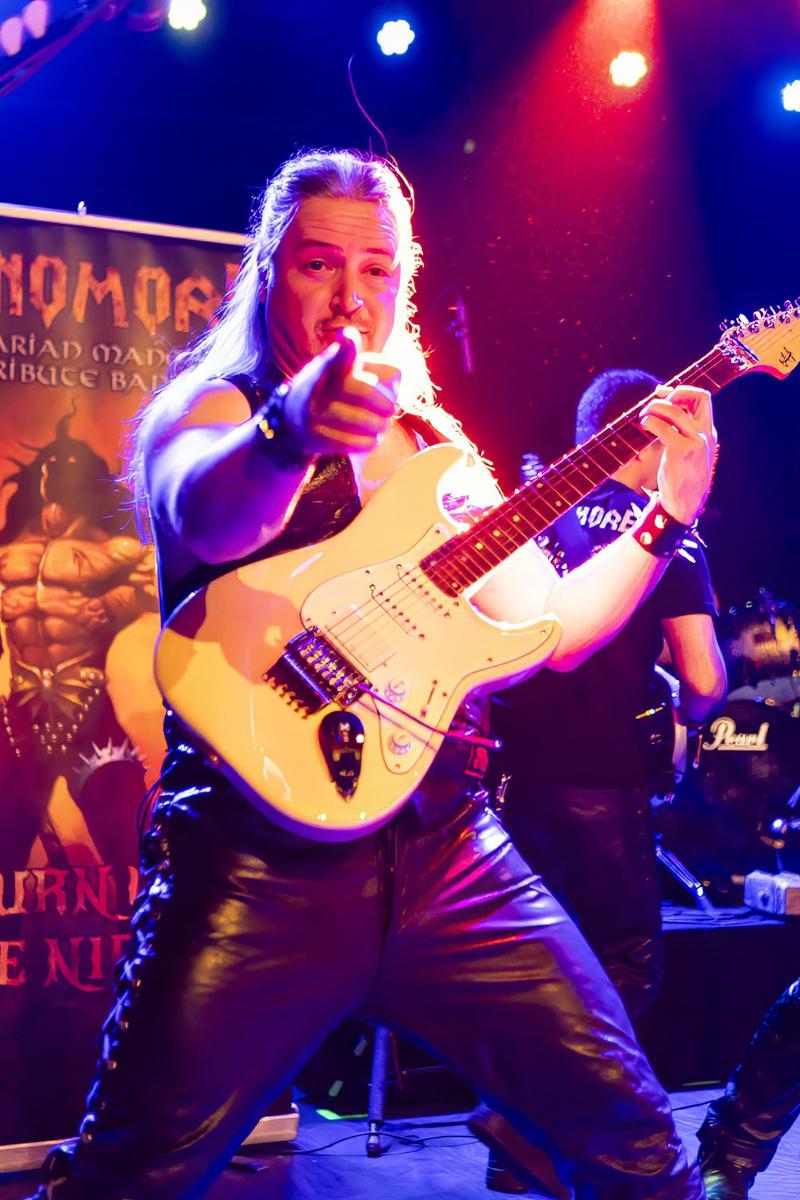Manomore @ Hell on Air, picture 7, photographed by Edwin Houdevelt - FrontView Magazine