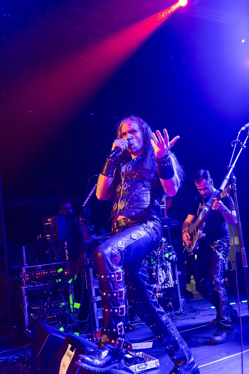 Manomore @ Hell on Air, picture 8, photographed by Edwin Houdevelt - FrontView Magazine