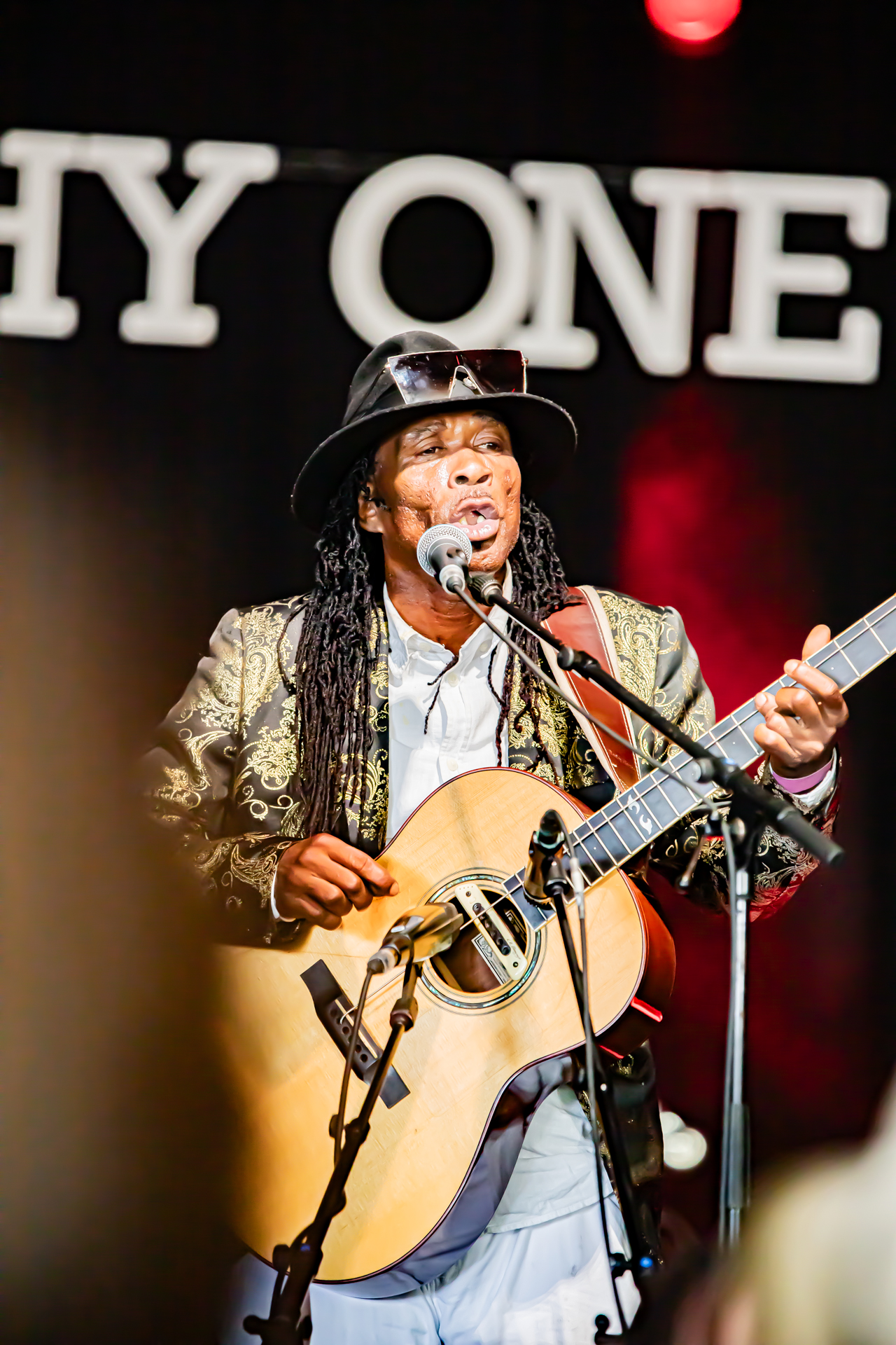 Brushy One String @ Blues Peer, picture 4, photographed by Leen Verlinden - FrontView Magazine