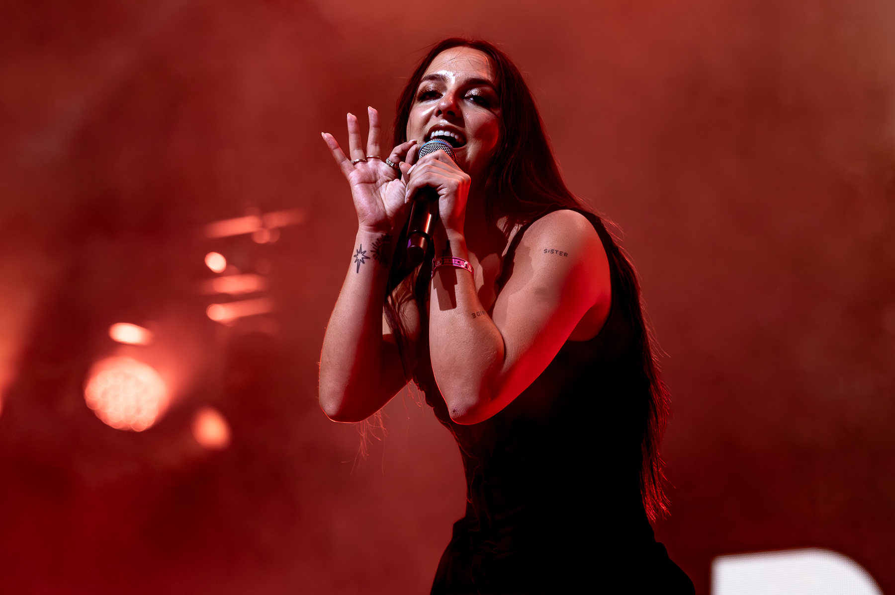The Beaches @ Pinkpop, picture 1, photographed by Anoek Houben - FrontView Magazine