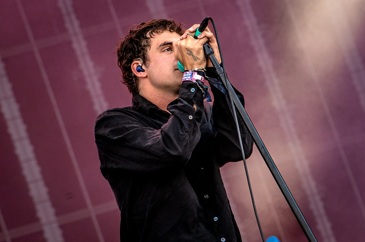 Royel Otis @ Pinkpop, picture 5, photographed by Anoek Houben - FrontView Magazine