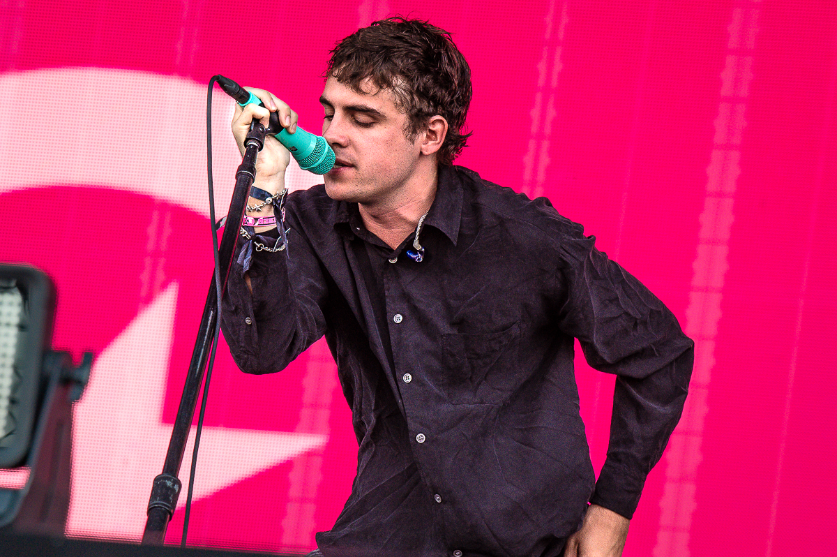 Royel Otis @ Pinkpop, picture 8, photographed by Anoek Houben - FrontView Magazine