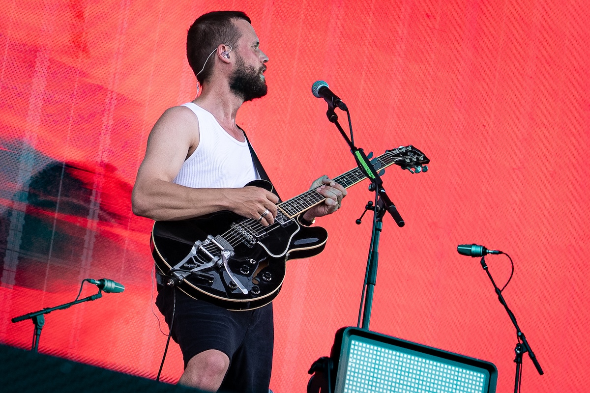 White Lies @ Pinkpop, foto 17, foto's door Anoek Houben - FrontView Magazine